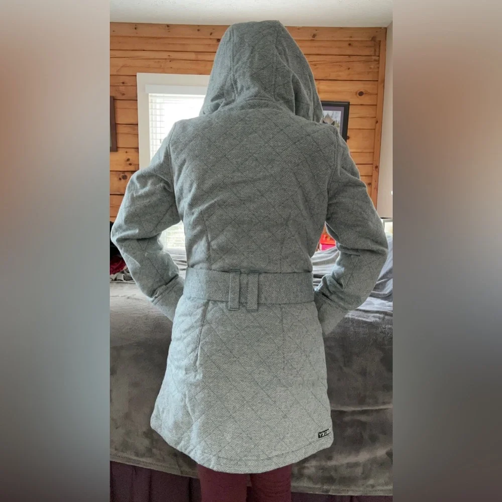 Beautifully Textured Roxy Winter Coat - Picture 9 of 14